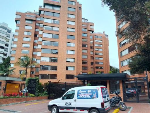 Apartamento en venta Cundinamarca Bogotá Country Club 178 m2 Habitaciones 3 Baños 3 Garajes 2 Precio $1150000000