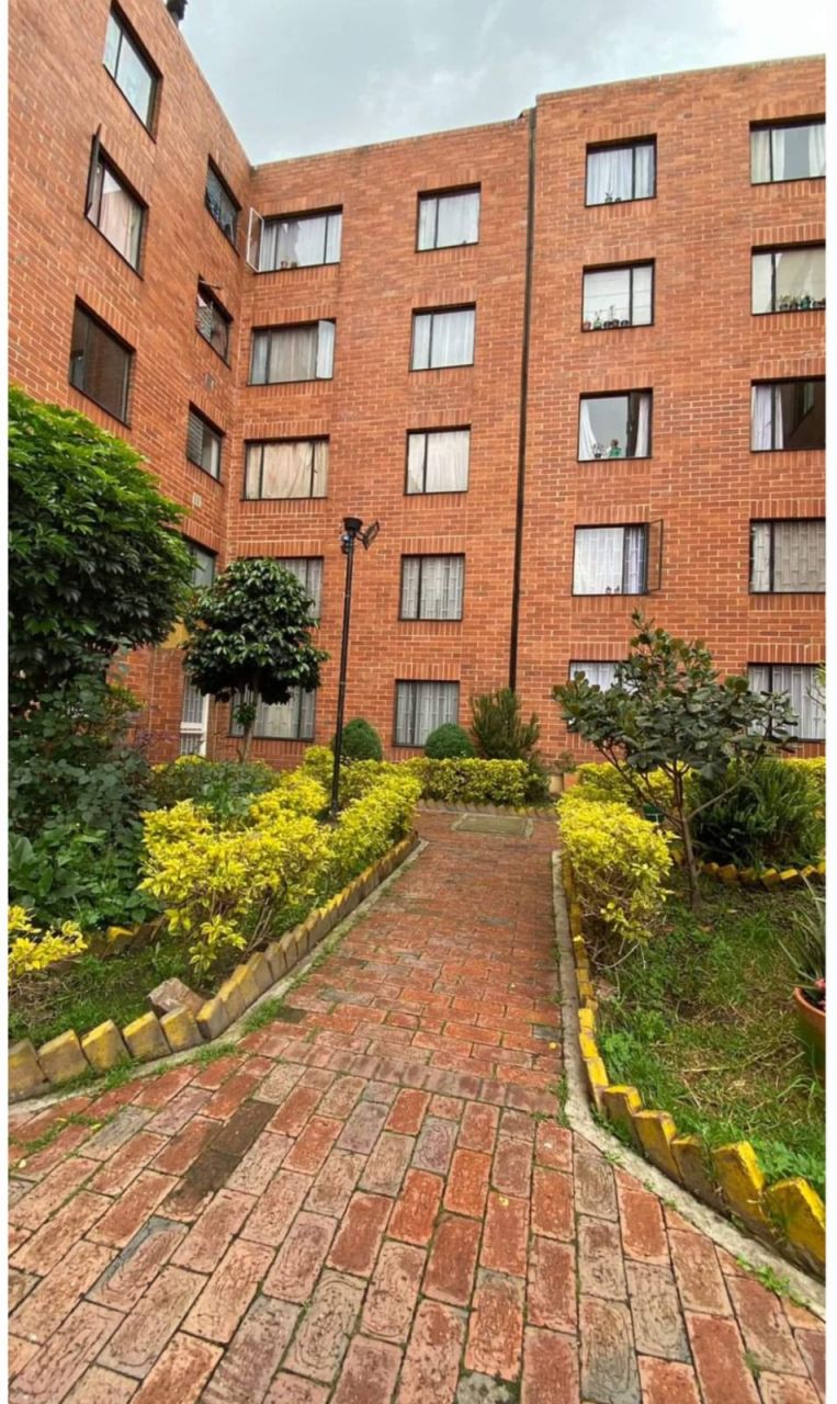 Inmuebles en Remate Apartamento en venta Cundinamarca Bogotá Aures 52 m2 Habitaciones 3 Baños 1 Garajes 0 Precio $170000000