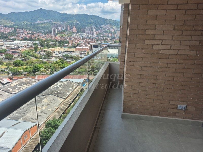 Apartamento en arriendo Antioquia Envigado Jardines 83 m2 Habitaciones 3 Baños 2 Garajes 0 Precio $5000000