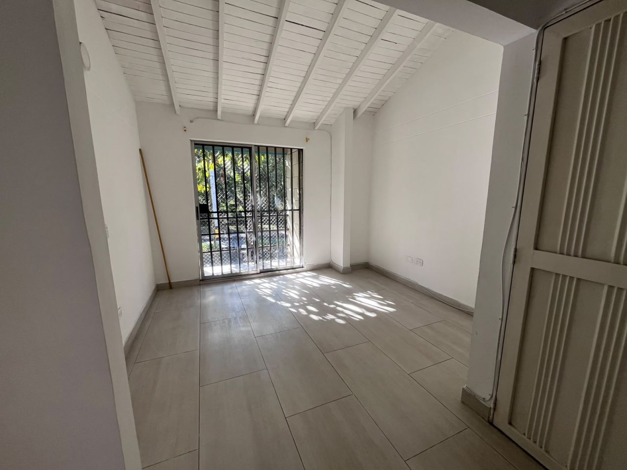 Apartamento en arriendo Antioquia Itagüí Simón Bolívar 70 m2 Habitaciones 3 Baños 2 Garajes 1 Precio $2500000