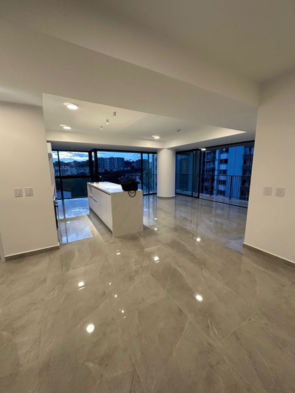 Apartamento en arriendo Santander Floridablanca Cañaveral 138 m2 Habitaciones 3 Baños 3 Garajes 2 Precio $6667000