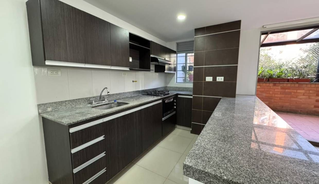 Apartamento en arriendo Antioquia Envigado Jardines 88 m2 Habitaciones 3 Baños 2 Garajes 0 Precio $5500000