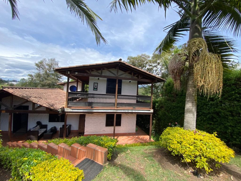 Casa Campestre en arriendo Antioquia Rionegro Centro 180 m2 Habitaciones 4 Baños 2 Garajes 2 Precio $4700000