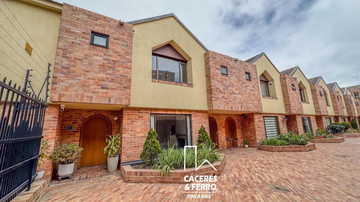 Casa en venta Cundinamarca Bogotá Atenas 240 m2 Habitaciones 4 Baños 3 Garajes 2 Precio $1300000000