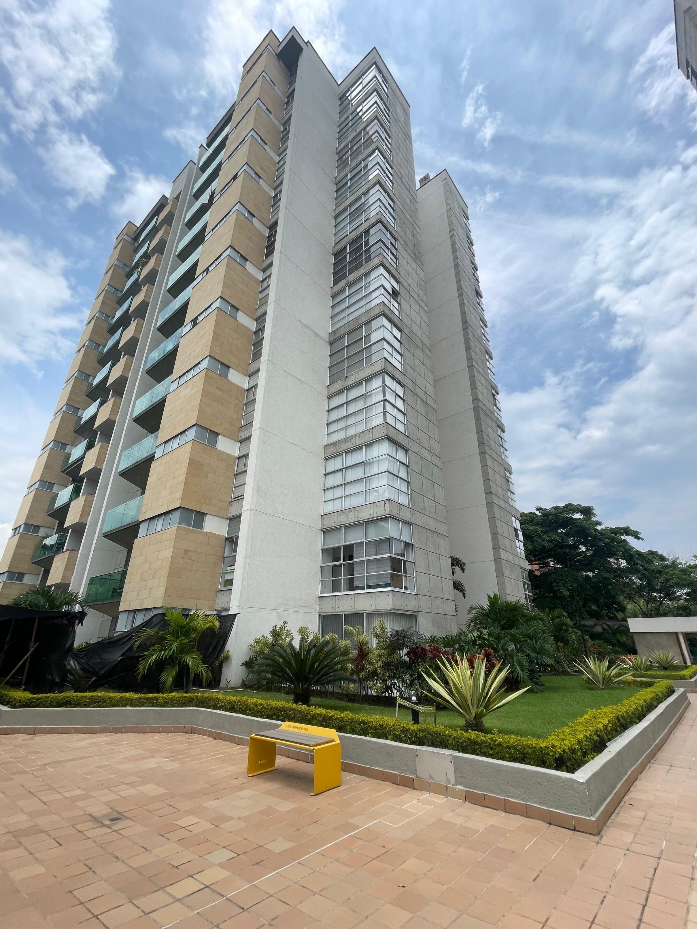 Apartamento en venta Valle Del Cauca Cali Parcelaciones Pance 133 m2 Habitaciones 3 Baños 4 Garajes 4 Precio $950000000