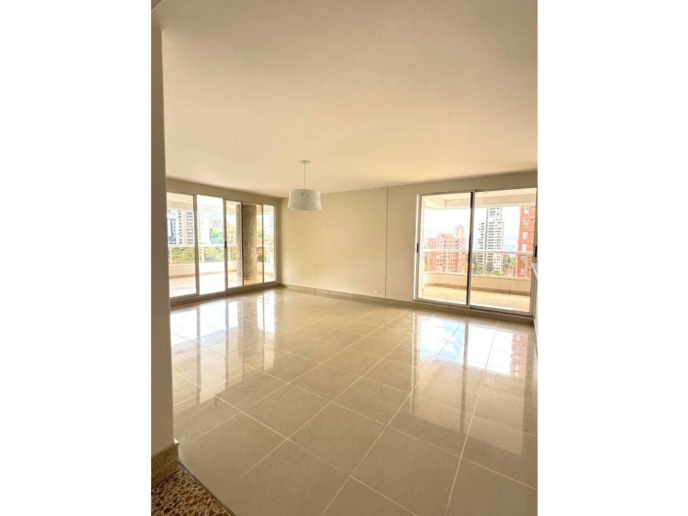 Apartamento en arriendo Antioquia Medellín Los Balsos No1 380 m2 Habitaciones 3 Baños 5 Garajes 3 Precio $13500000