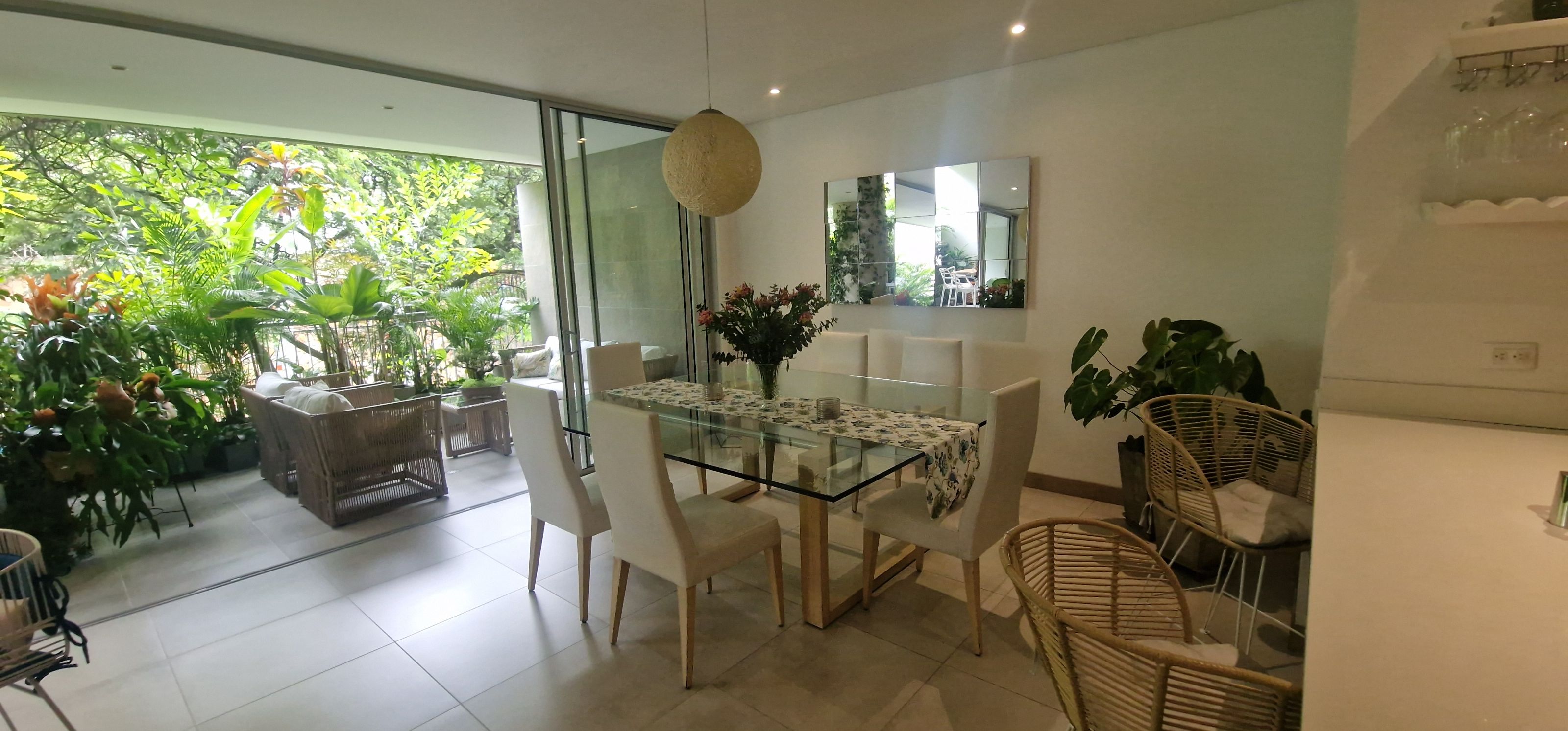 Apartamento en venta Valle Del Cauca Cali Santa Mónica 165 m2 Habitaciones 3 Baños 3 Garajes 2 Precio $810000000