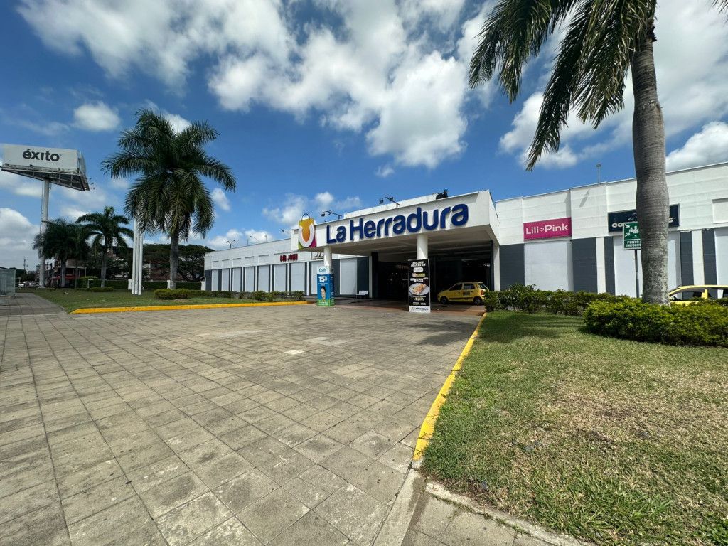 Local en arriendo Valle Del Cauca Tuluá Urbanización La Esperanza 100 m2 Habitaciones 0 Baños 0 Garajes 0 Precio $9520000