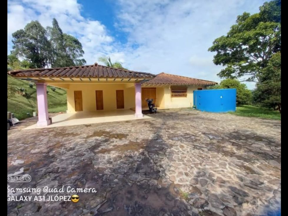 Casa Campestre en venta Antioquia Rionegro Rionegro 420 m2 Habitaciones 4 Baños 5 Garajes 2 Precio $1300000000