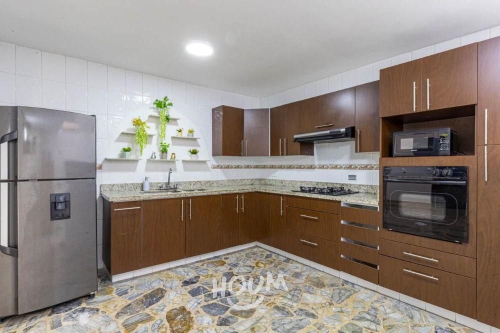 Casa en venta Antioquia Medellín Estadio 197 m2 Habitaciones 5 Baños 5 Garajes 1 Precio $1150000000