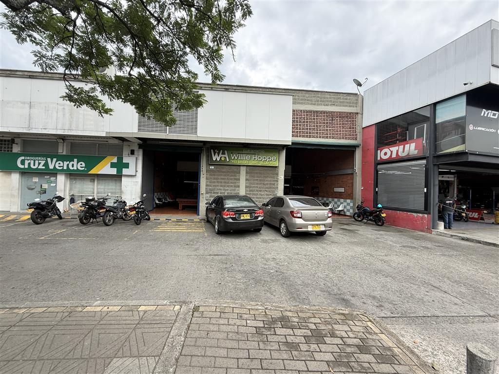 Local Comercial en arriendo Valle Del Cauca Cali La Alianza 413 m2 Habitaciones 0 Baños 4 Garajes 6 Precio $11000000