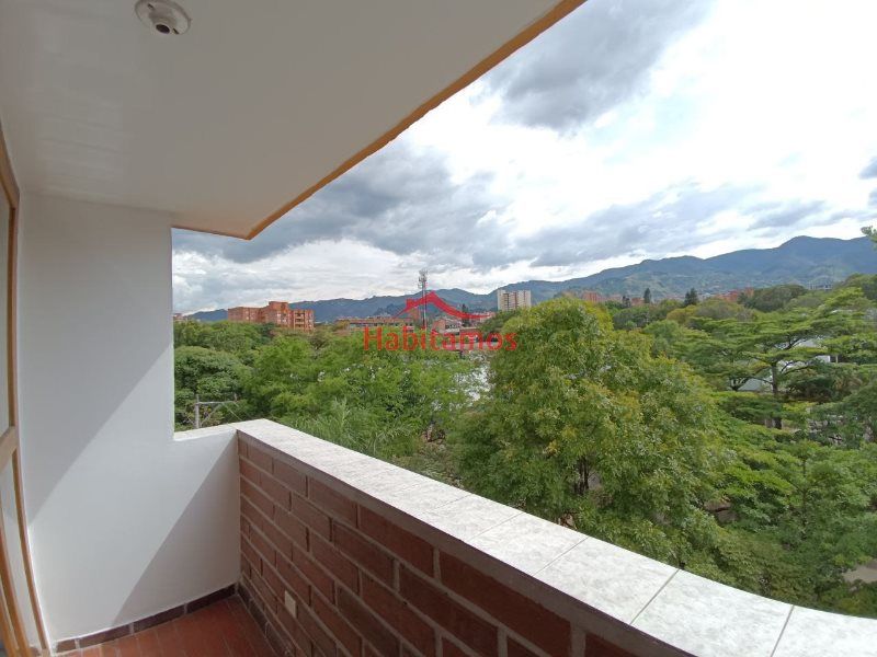 Apartamento en arriendo Antioquia Medellín Los Pinos 100 m2 Habitaciones 3 Baños 2 Garajes 1 Precio $2800000