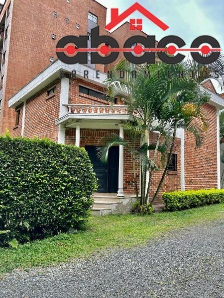 Casa en arriendo Antioquia Envigado Villa Grande 420 m2 Habitaciones 4 Baños 2 Garajes 2 Precio $13000000