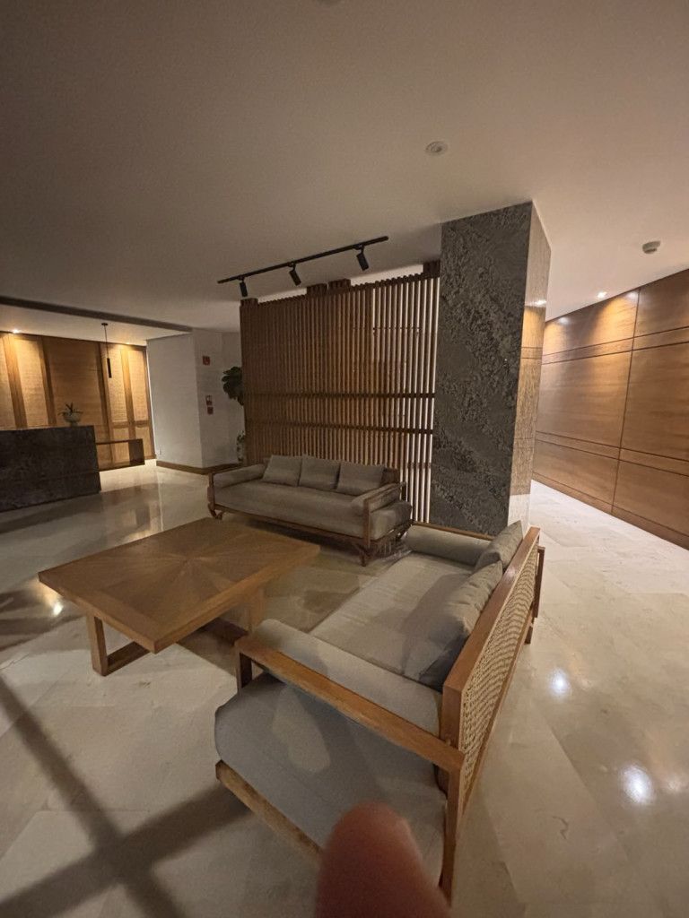Apartamento en arriendo Valle Del Cauca Cali Sector Alto Jordán 400 m2 Habitaciones 4 Baños 6 Garajes 3 Precio $18000000