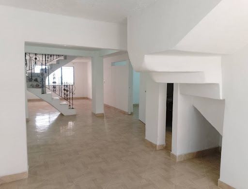 Casa en arriendo Antioquia Envigado Alcalá 230 m2 Habitaciones 7 Baños 3 Garajes 1 Precio $6000000