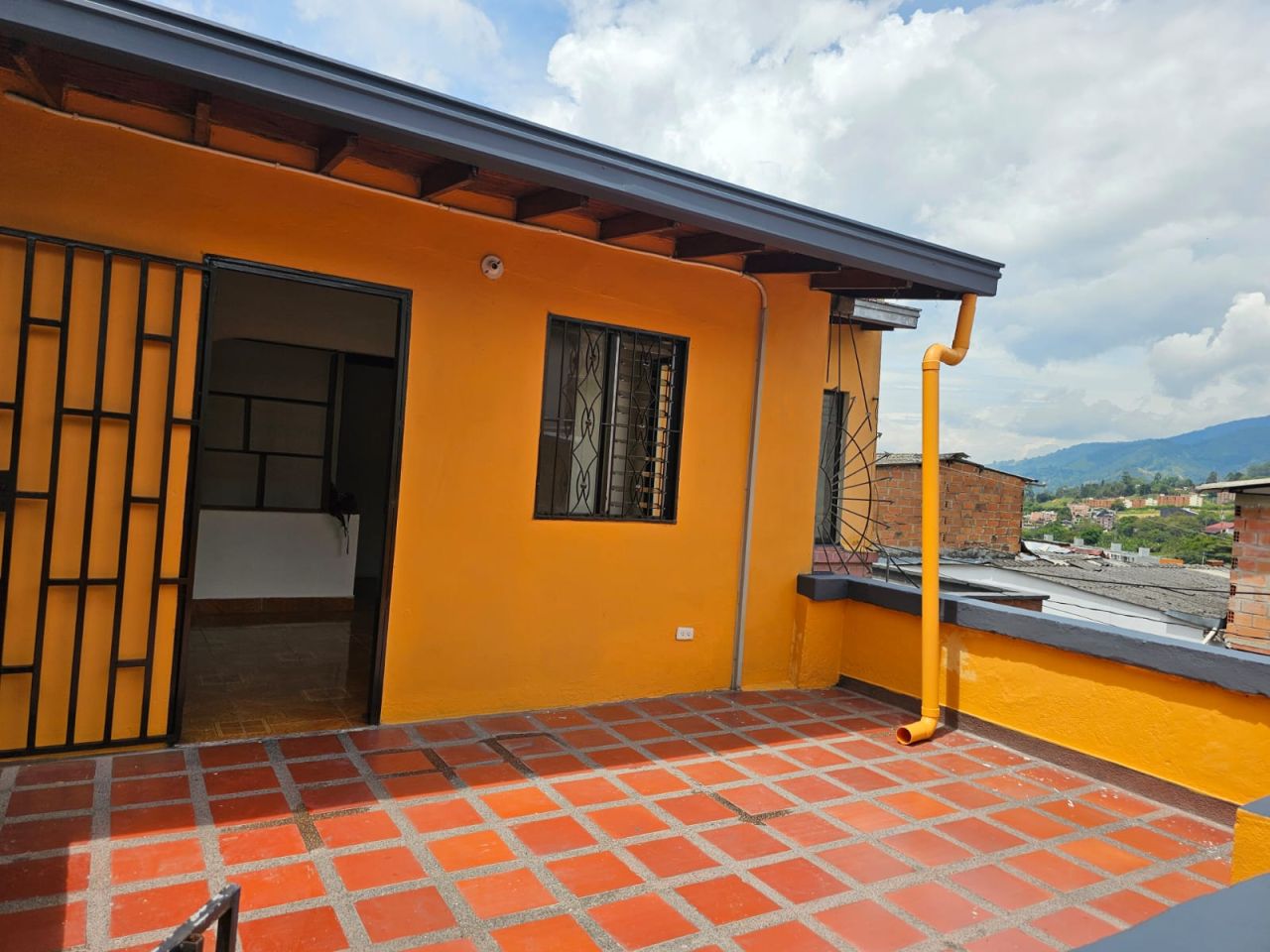Apartamento en arriendo Antioquia Medellín Naranjitos 48 m2 Habitaciones 2 Baños 1 Garajes 0 Precio $1200000