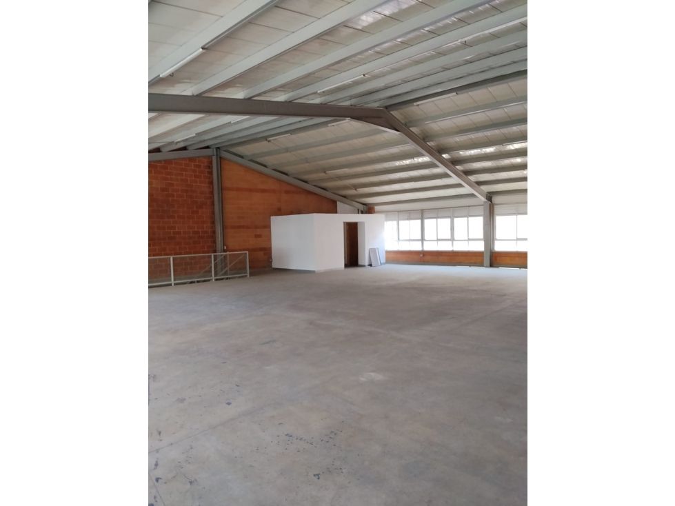 Bodega en arriendo Antioquia Medellín Carlos E Restrepo 290 m2 Habitaciones 0 Baños 1 Garajes 0 Precio $15000000