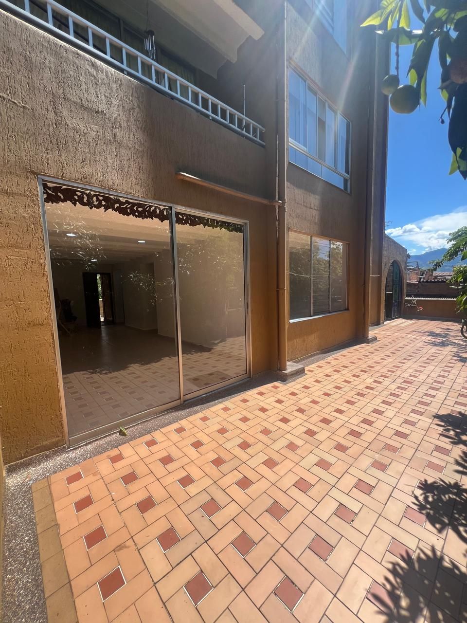 Apartamento en arriendo Antioquia Medellín Urbanizacion Los Andes 120 m2 Habitaciones 3 Baños 2 Garajes 1 Precio $3200000