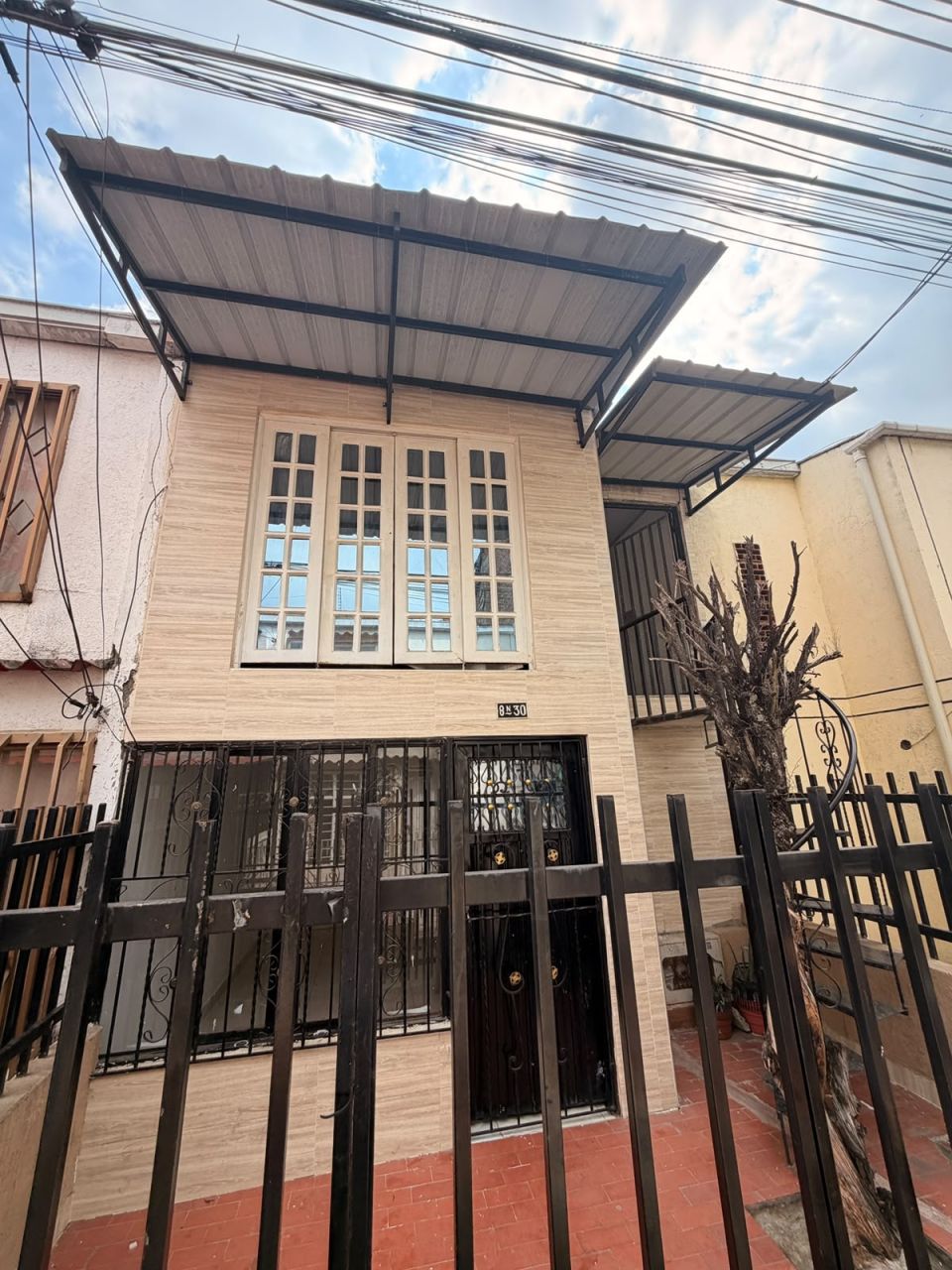 Casa en venta Valle Del Cauca Cali Los Guaduales 100 m2 Habitaciones 5 Baños 3 Garajes 0 Precio $250000000
