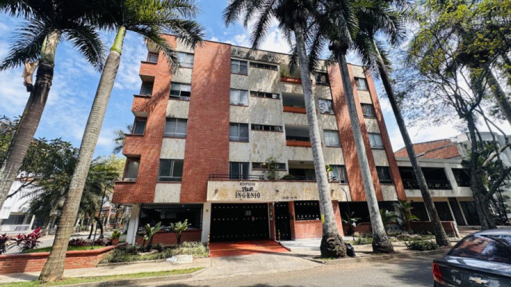 Apartamento en arriendo Valle Del Cauca Cali El Ingenio 130 m2 Habitaciones 3 Baños 3 Garajes 2 Precio $2850000