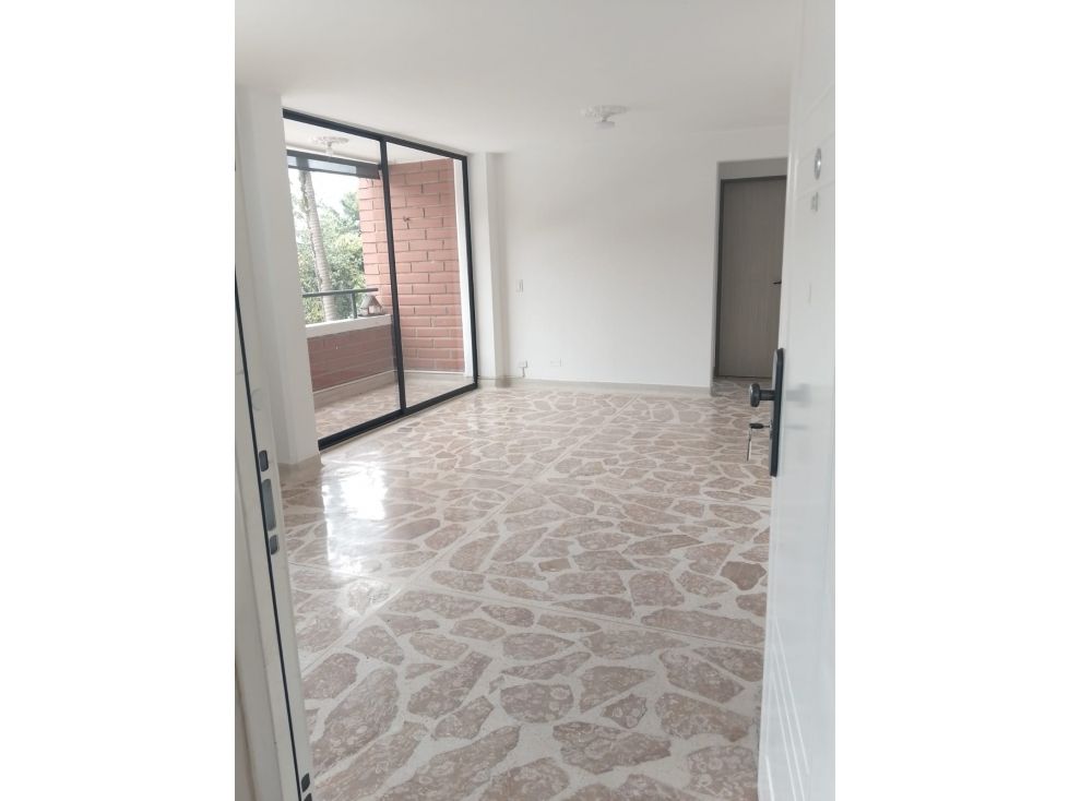 Apartamento en arriendo Antioquia Medellín Asomadera No2 79 m2 Habitaciones 3 Baños 2 Garajes 1 Precio $3000000