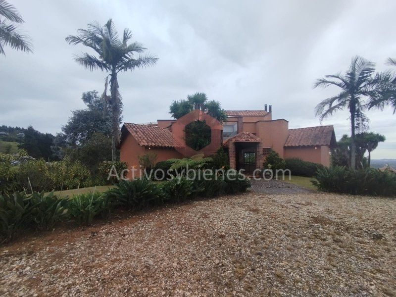 Casa en arriendo Antioquia Rionegro Centro 11300 m2 Habitaciones 3 Baños 4 Garajes 3 Precio $7000000