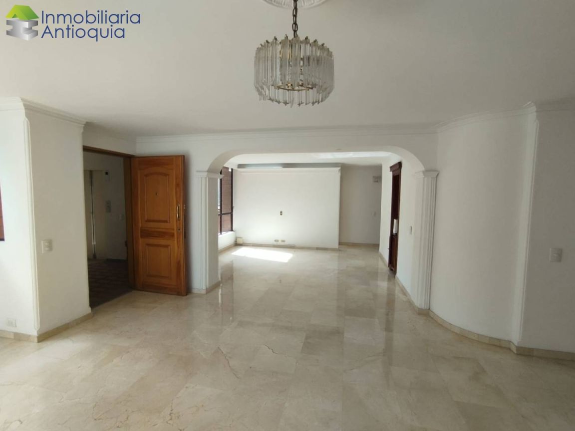 Apartamento en arriendo Antioquia Medellín Laureles 126 m2 Habitaciones 3 Baños 3 Garajes 1 Precio $4000000