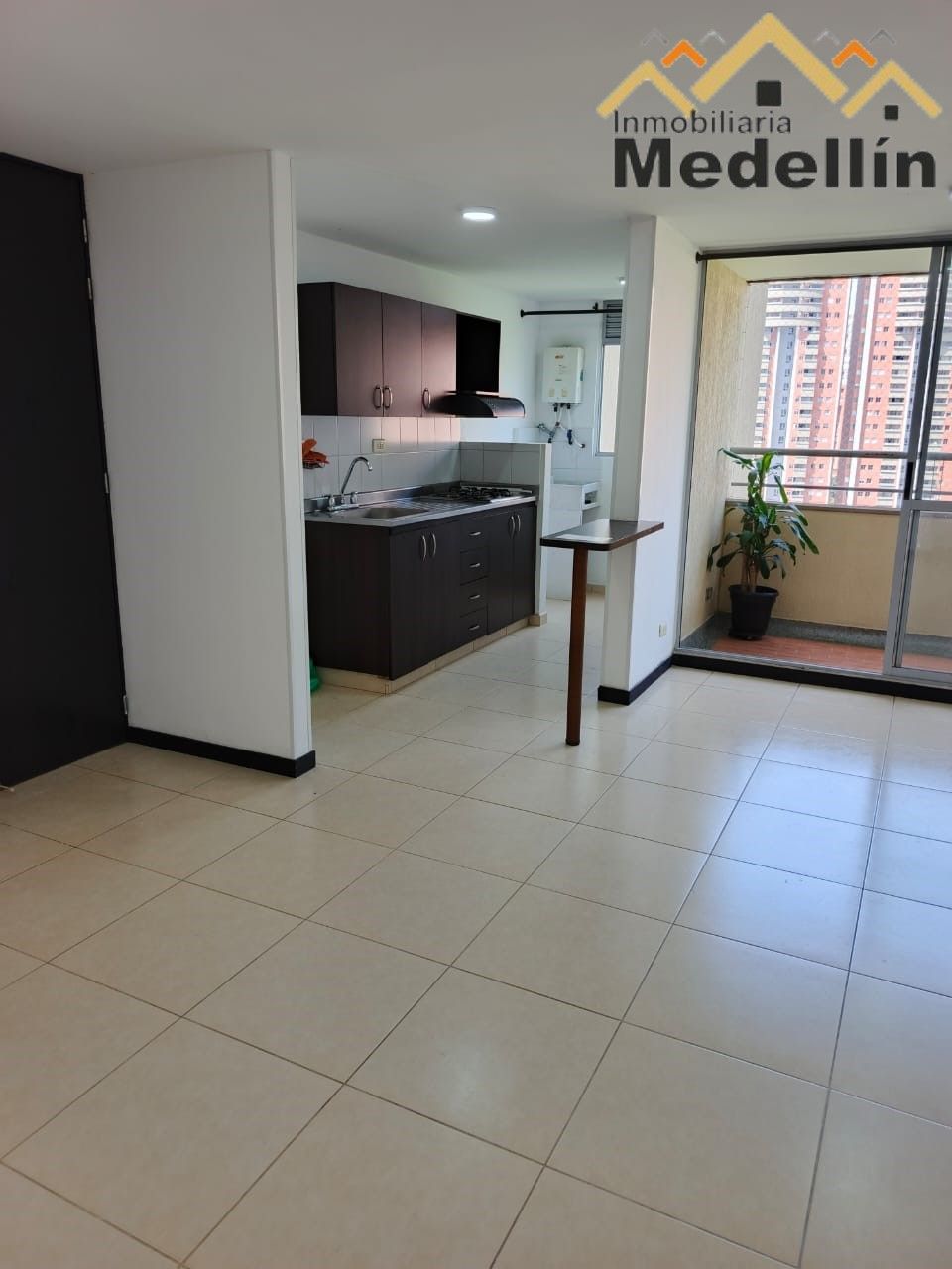 Apartamento en arriendo Antioquia Itagüí Cr Torres De Barcelona 77 m2 Habitaciones 3 Baños 2 Garajes 1 Precio $2000000