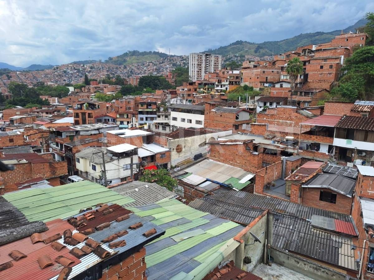 Apartaestudio en arriendo Antioquia Medellín San Javier No1 35 m2 Habitaciones 1 Baños 1 Garajes 0 Precio $850000