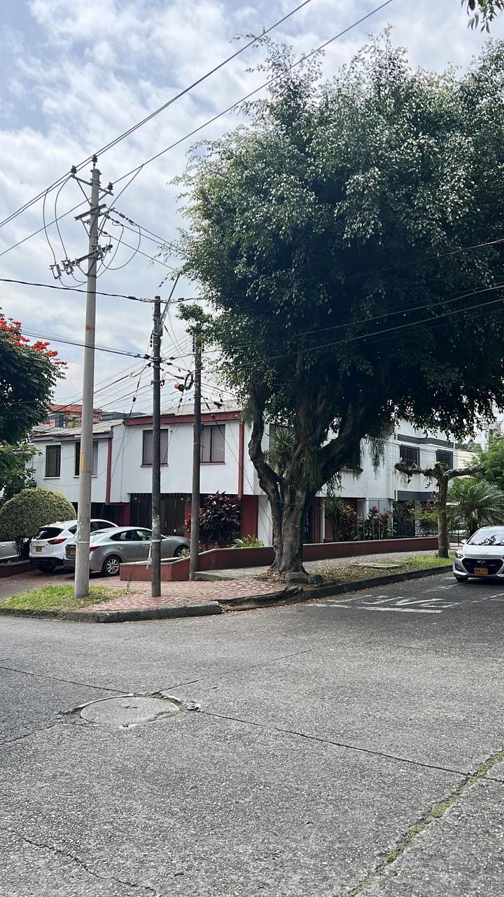 Casa en venta Risaralda Pereira Ciudad Jardin 248 m2 Habitaciones 4 Baños 4 Garajes 0 Precio $810000000