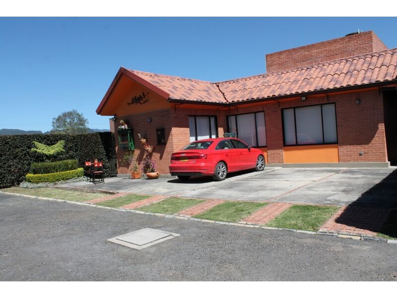 Casa en venta Cundinamarca Chía Chia 219 m2 Habitaciones 3 Baños 4 Garajes 4 Precio $1100000000