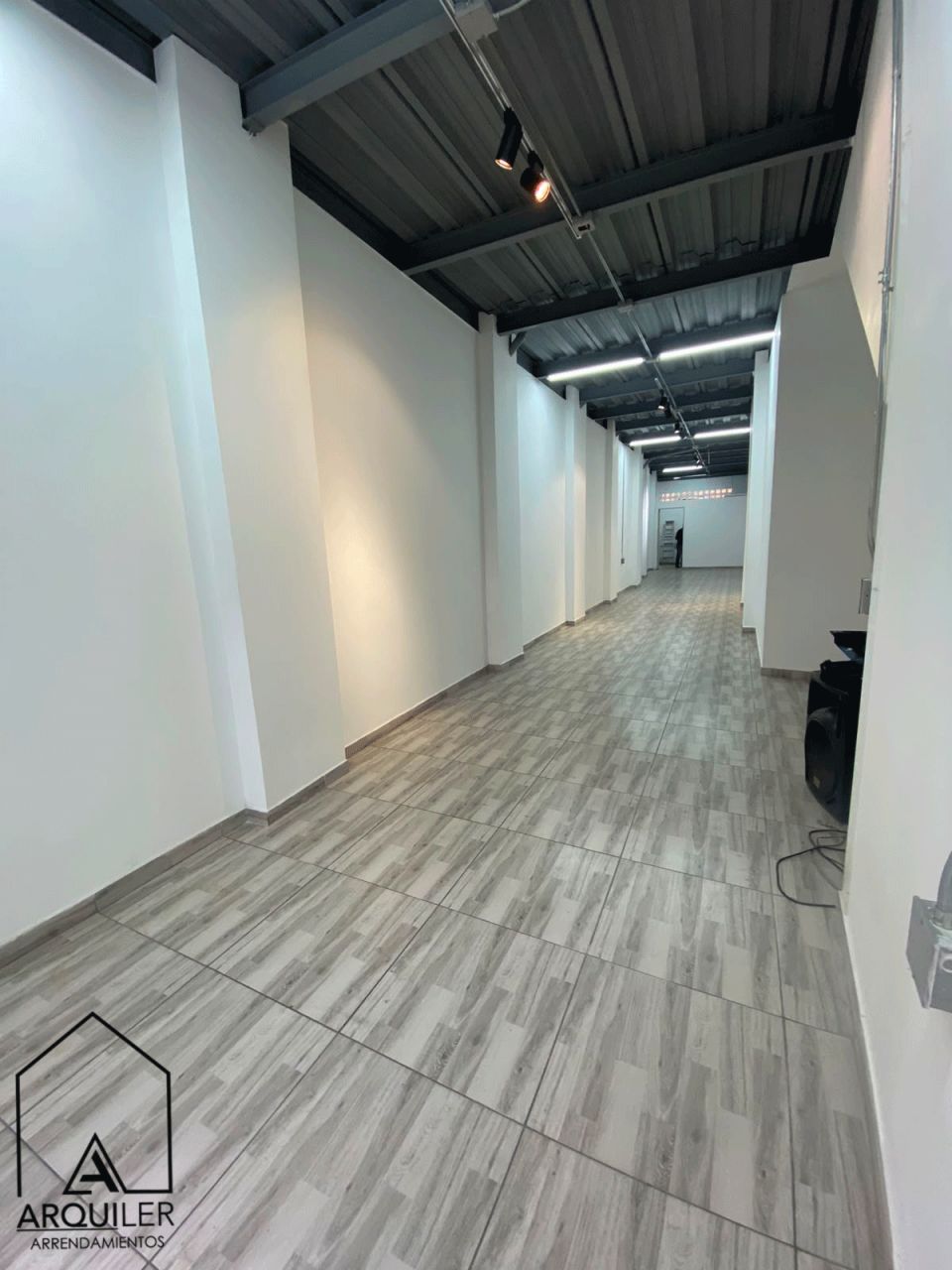 Local Comercial en arriendo Antioquia Bello Central 100 m2 Habitaciones 0 Baños 1 Garajes 0 Precio $3700000