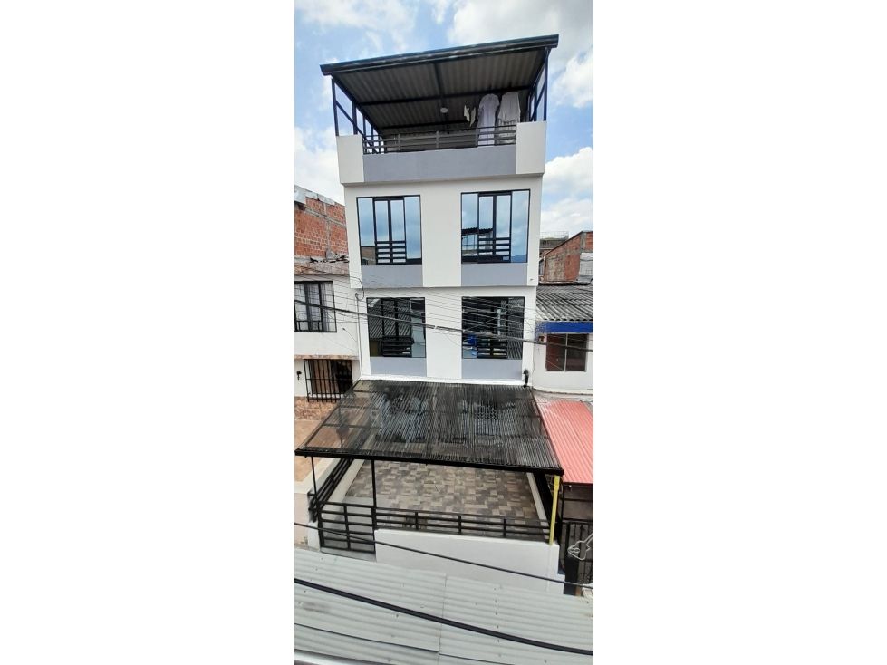 Casa en venta Risaralda Pereira Br Samaria I Etapa 240 m2 Habitaciones 8 Baños 4 Garajes 0 Precio $560000000
