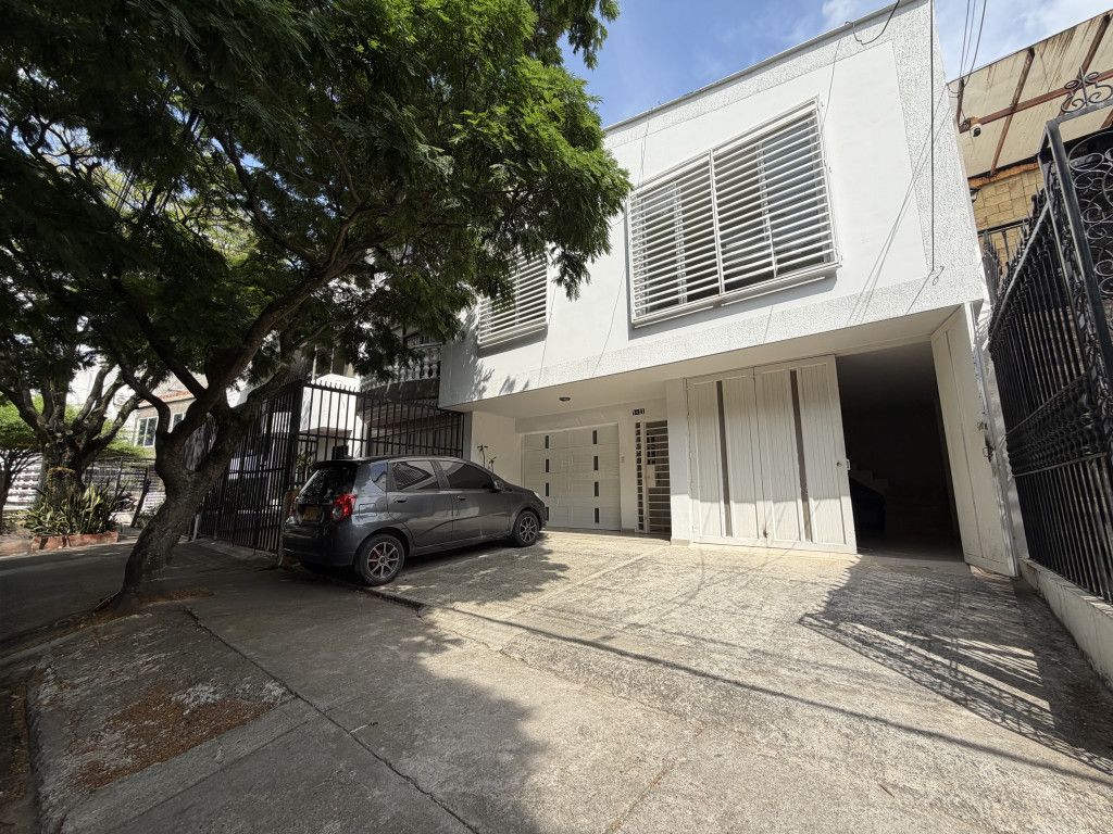 Apartamento en arriendo Valle Del Cauca Cali Menga 65 m2 Habitaciones 2 Baños 1 Garajes 0 Precio $1650000