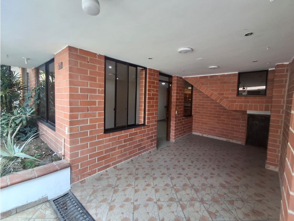 Casa en arriendo Antioquia Itagüí Santa Catalina 160 m2 Habitaciones 4 Baños 3 Garajes 2 Precio $4500000