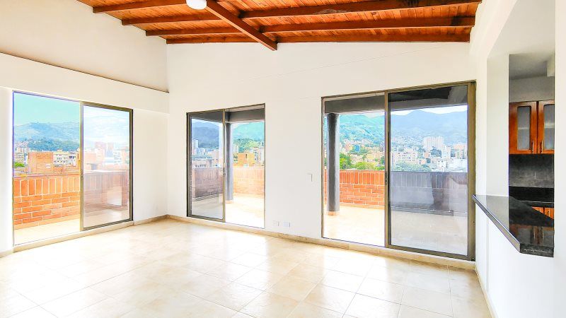 Apartamento en arriendo Antioquia Medellín Urbanizacion Los Laureles 240 m2 Habitaciones 4 Baños 3 Garajes 2 Precio $6800000