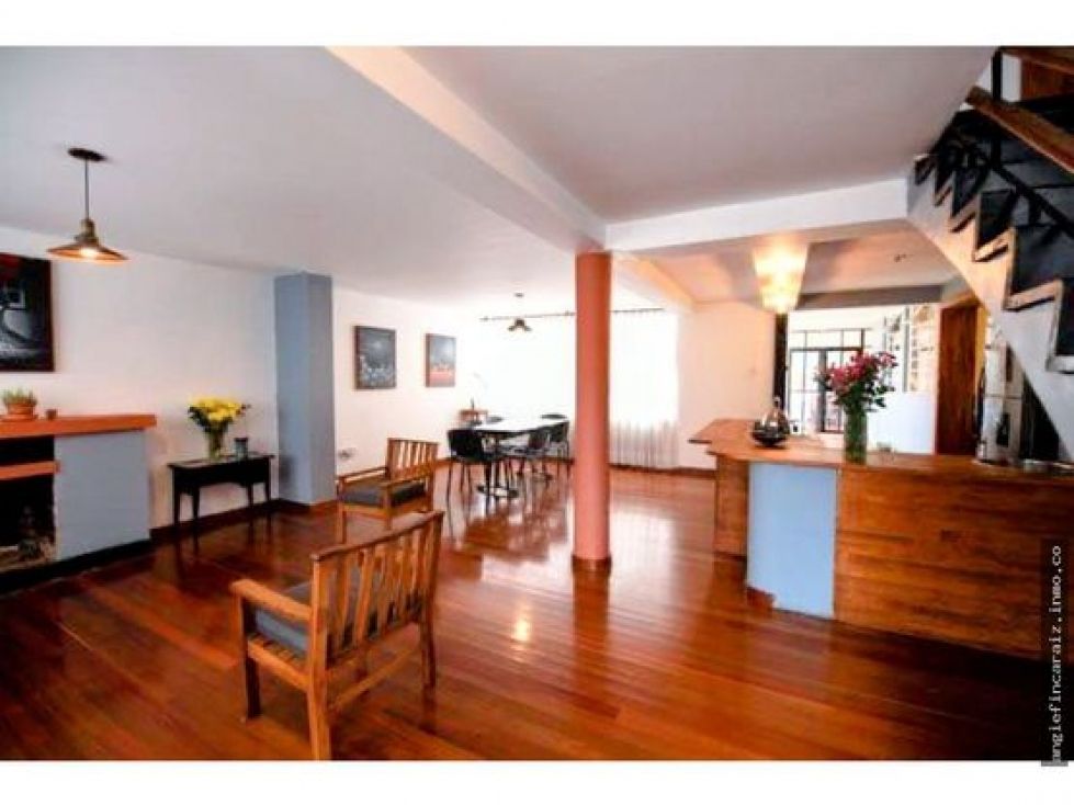 Apartaestudio en venta Cundinamarca Bogotá Cundinamarca 250 m2 Habitaciones 0 Baños 2 Garajes 2 Precio $950000000