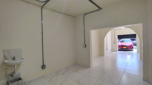 Local en arriendo Antioquia Medellín La Colina 37 m2 Habitaciones 0 Baños 1 Garajes 1 Precio $3200000