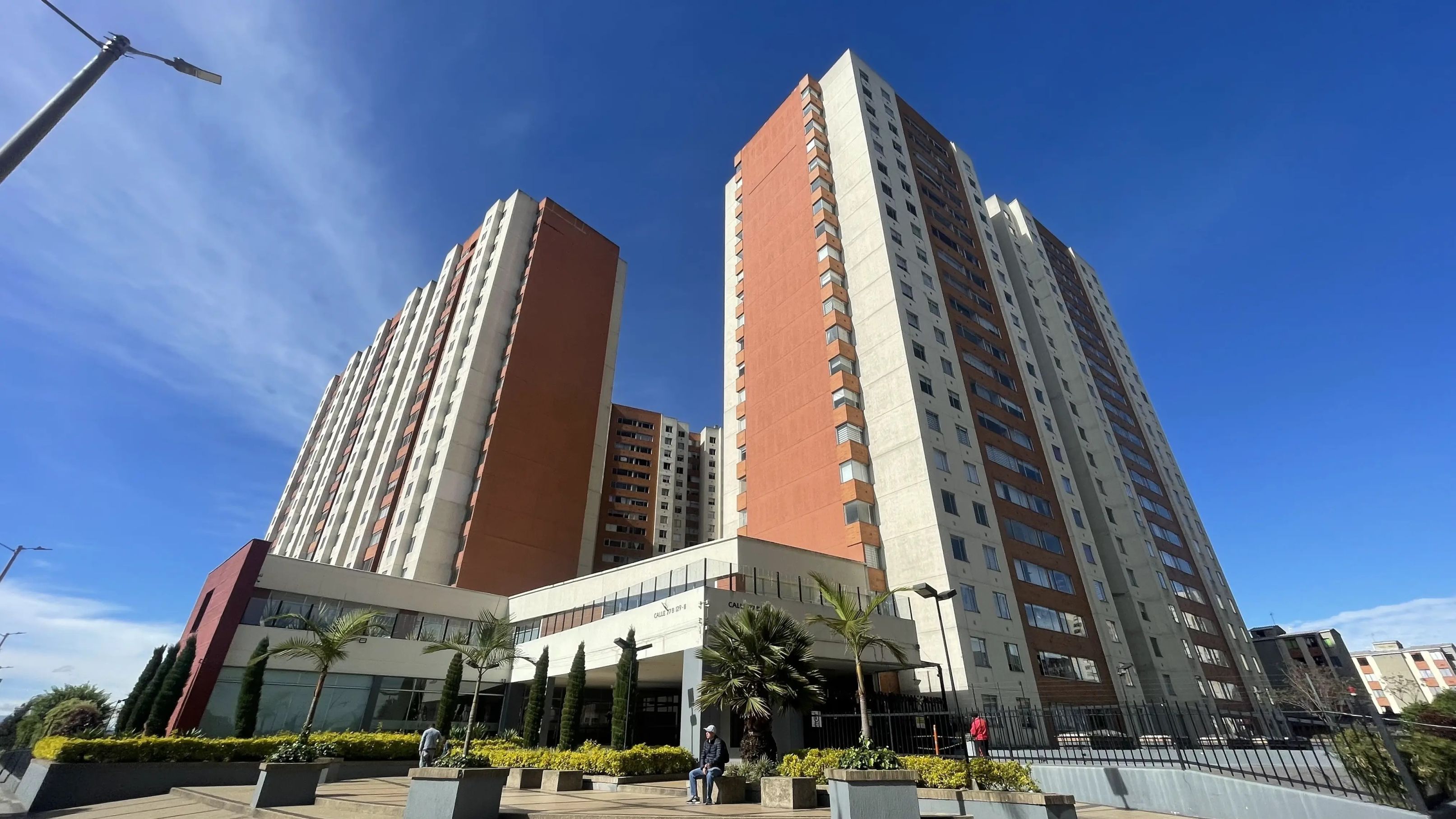 Inmuebles en Remate Apartamento en venta Cundinamarca Bogotá El Dorado 62 m2 Habitaciones 3 Baños 2 Garajes 1 Precio $327857120