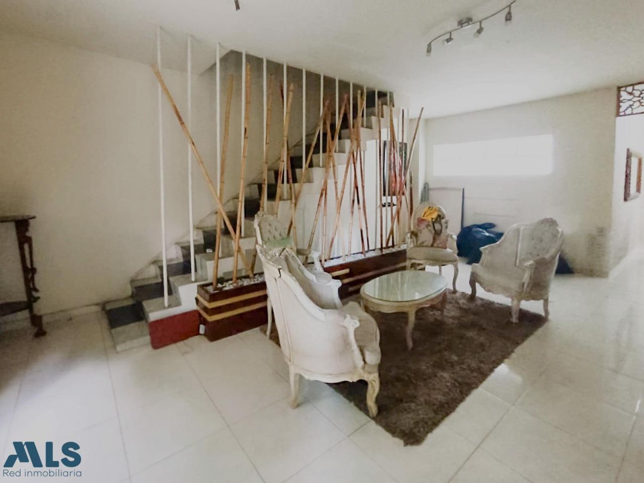 Casa en venta Antioquia Medellín Urbanizacion Los Laureles 347 m2 Habitaciones 6 Baños 4 Garajes 1 Precio $1380000000