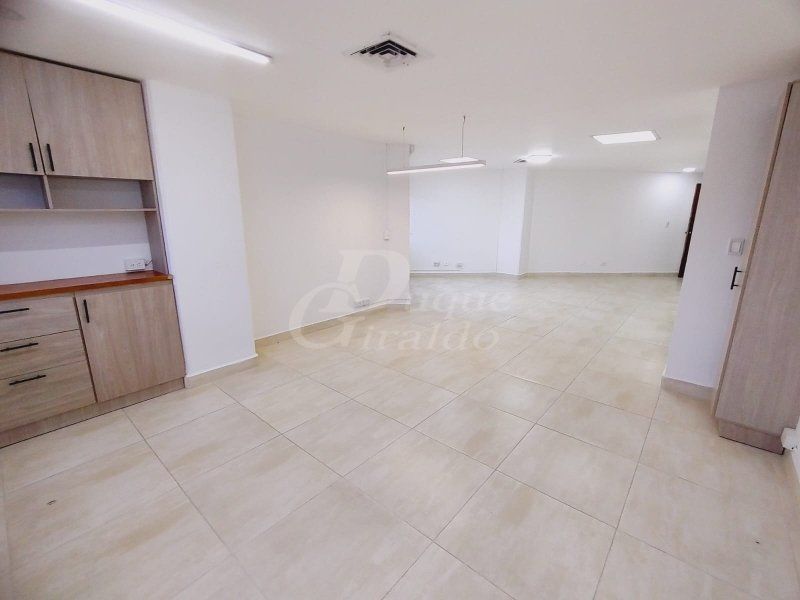 Oficina en arriendo Antioquia Medellín Centro Administrativo 47 m2 Habitaciones 0 Baños 1 Garajes 1 Precio $2750000