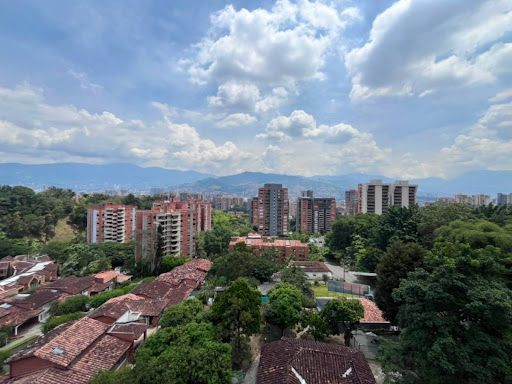 Apartamento en arriendo Antioquia Envigado Zúñiga 140 m2 Habitaciones 3 Baños 2 Garajes 1 Precio $4800000