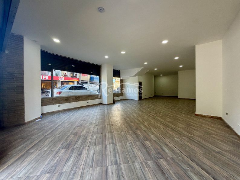 Local en arriendo Antioquia Envigado El Dorado 128 m2 Habitaciones 0 Baños 1 Garajes 0 Precio $11000000