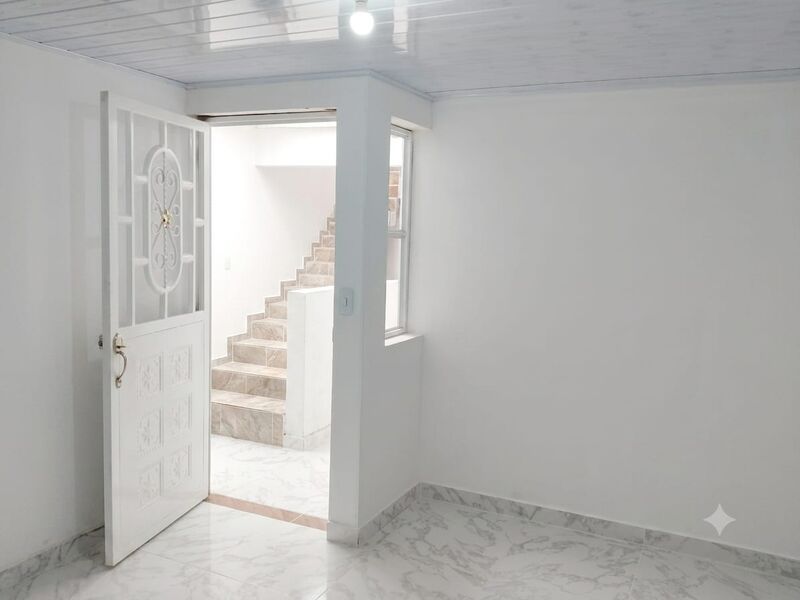 Casa en venta Cundinamarca Bogotá Charala 136 m2 Habitaciones 6 Baños 2 Garajes 1 Precio $275000000