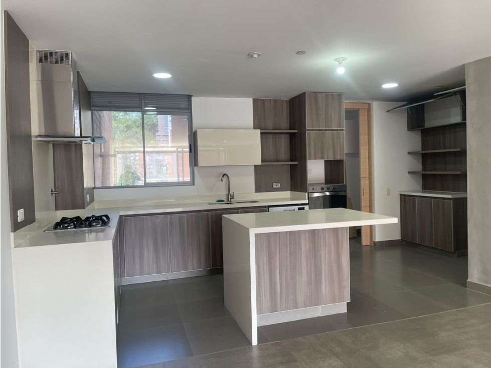 Apartamento en arriendo Antioquia Envigado La Inmaculada 195 m2 Habitaciones 3 Baños 4 Garajes 3 Precio $10000000