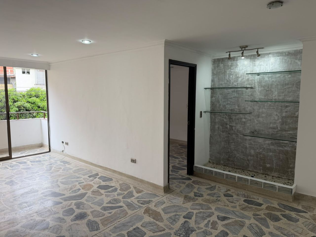 Apartamento en arriendo Antioquia Medellín Simon Bolivar 110 m2 Habitaciones 3 Baños 2 Garajes 1 Precio $3500000