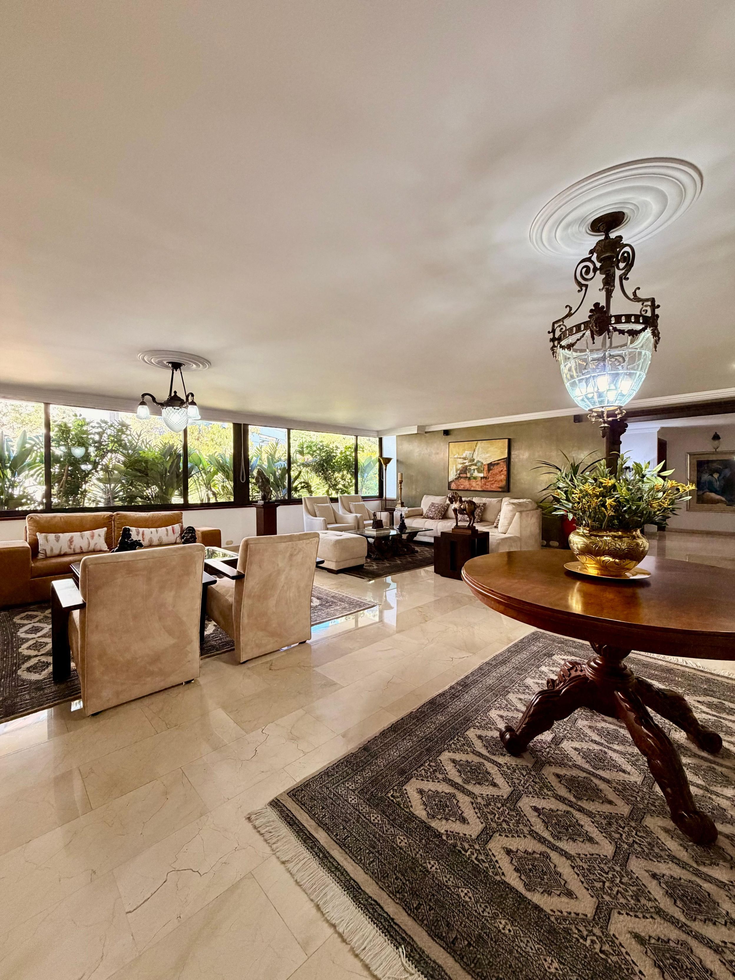 Apartamento en venta Antioquia Medellín Lalinde 212 m2 Habitaciones 2 Baños 4 Garajes 2 Precio $1500000000