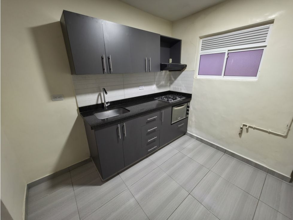 Apartamento en arriendo Antioquia Medellín Alejandro Echavarria 85 m2 Habitaciones 3 Baños 2 Garajes 0 Precio $1800000