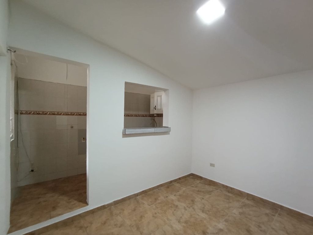 Apartaestudio en arriendo Valle Del Cauca Cali San Cristobal 40 m2 Habitaciones 1 Baños 1 Garajes 0 Precio $750000