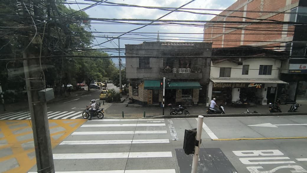 Local en arriendo Antioquia Medellín Manrique Central No1 19 m2 Habitaciones 0 Baños 0 Garajes 0 Precio $3800000